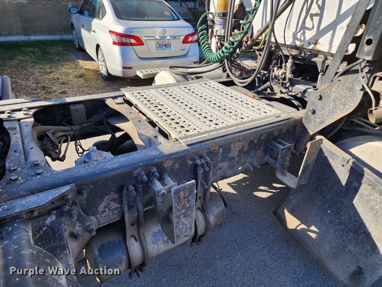 image for item KH9172 2009 Sterling A9500  semi truck