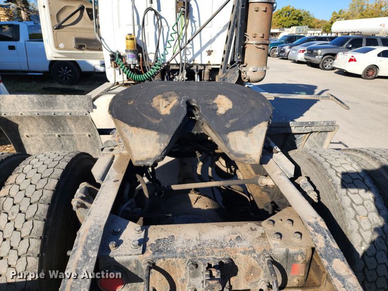 image for item KH9172 2009 Sterling A9500  semi truck