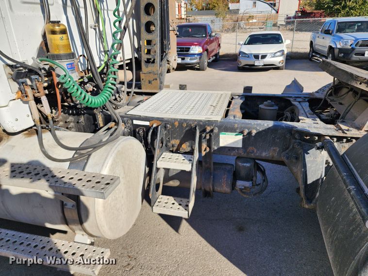 image for item KH9172 2009 Sterling A9500  semi truck