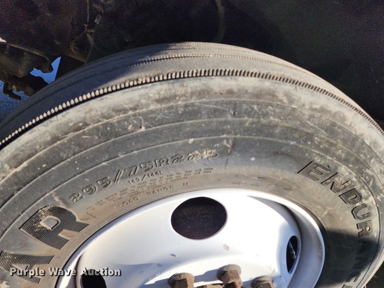 image for item KH9172 2009 Sterling A9500  semi truck