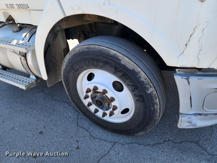 image for item KH9172 2009 Sterling A9500  semi truck