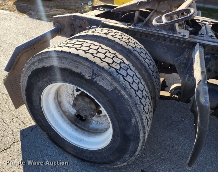 image for item KH9172 2009 Sterling A9500  semi truck