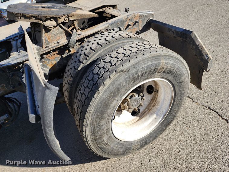 image for item KH9172 2009 Sterling A9500  semi truck