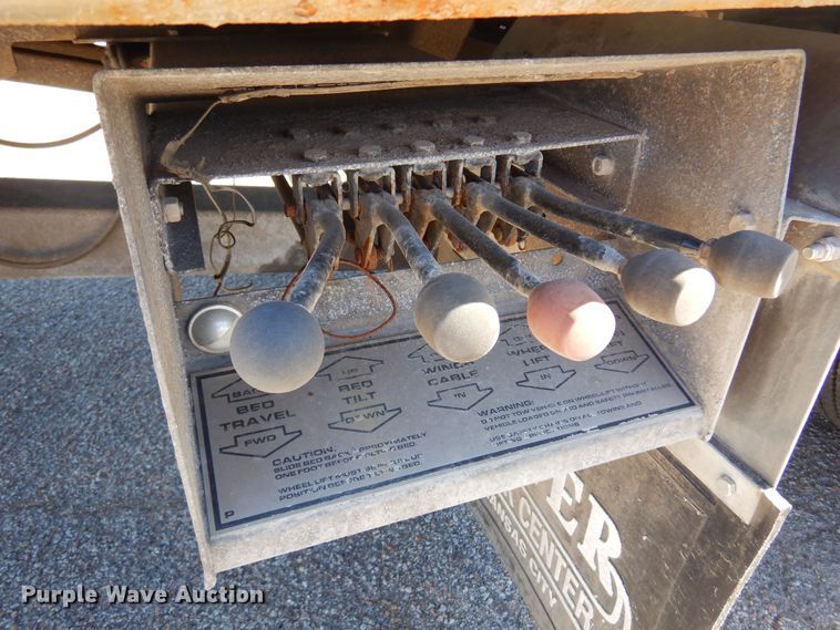 image for item KJ9163 2009 GMC C5500  rollback truck