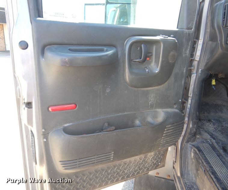 image for item KJ9163 2009 GMC C5500  rollback truck
