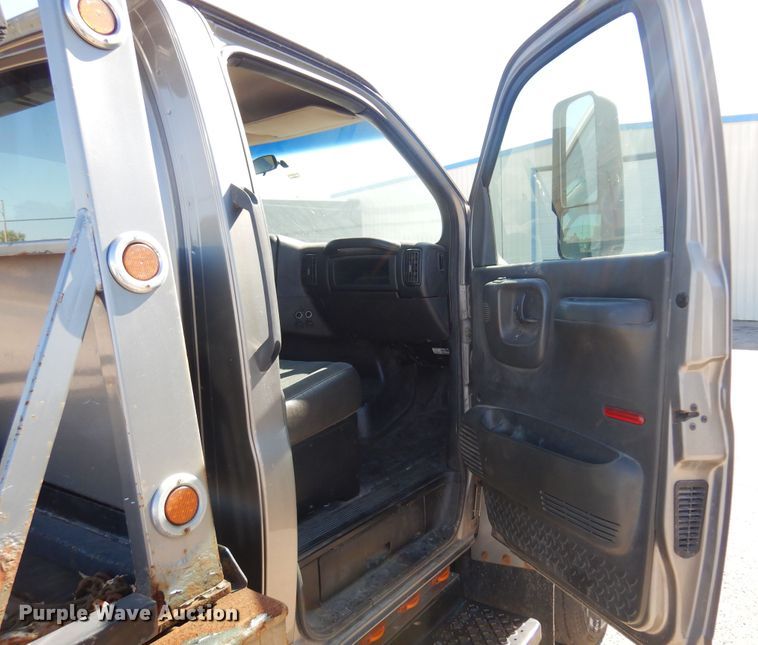 image for item KJ9163 2009 GMC C5500  rollback truck