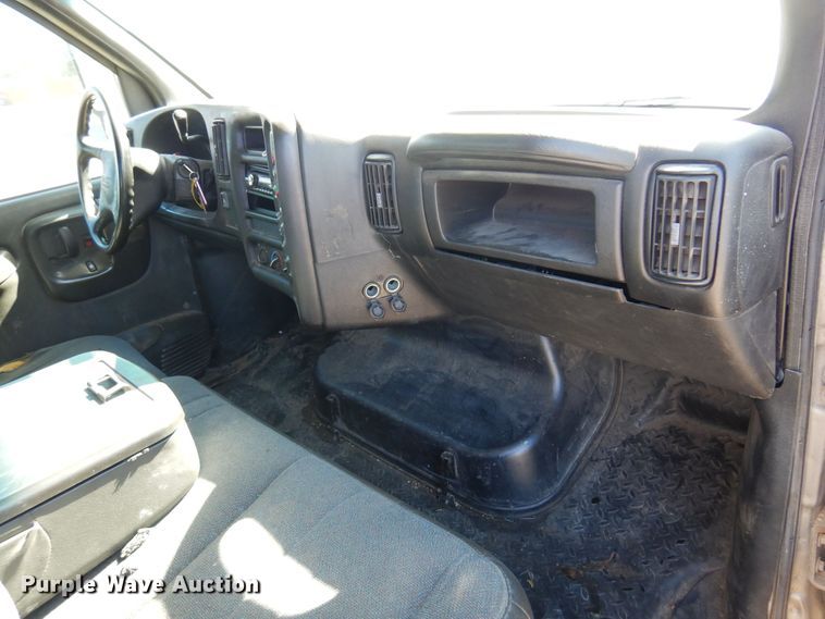 image for item KJ9163 2009 GMC C5500  rollback truck