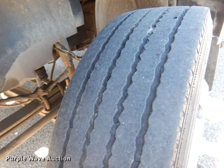 image for item KJ9163 2009 GMC C5500  rollback truck