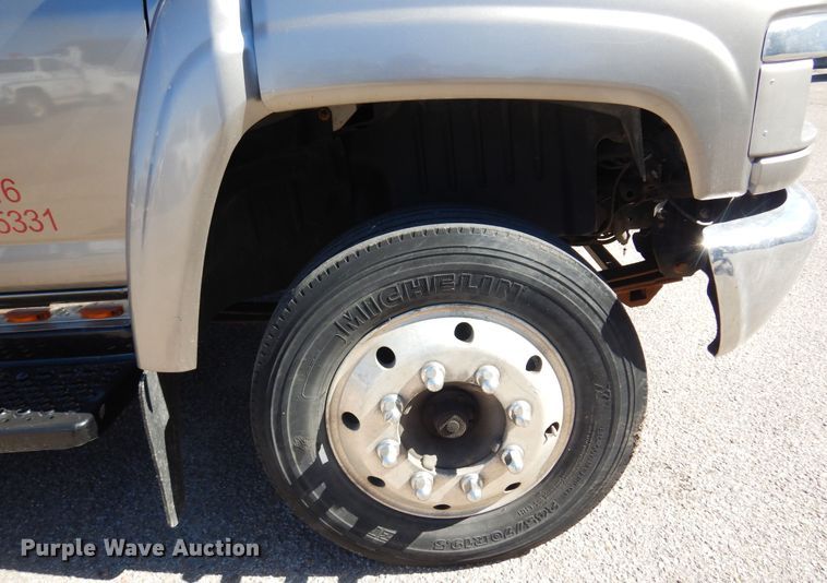 image for item KJ9163 2009 GMC C5500  rollback truck