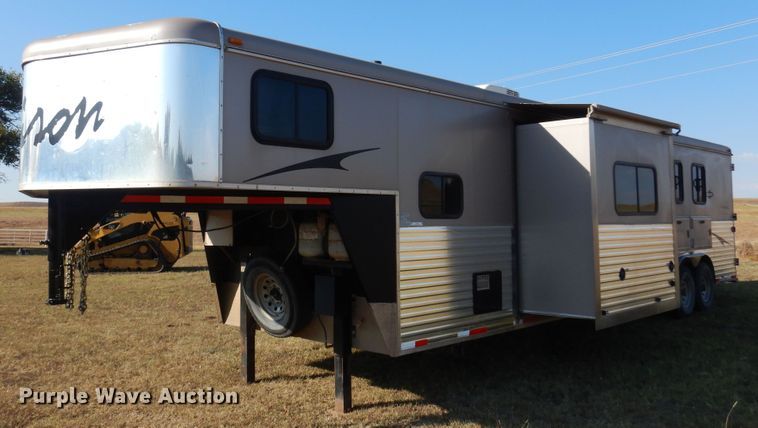 image for item KO9935 2013 Bison Coach 8314  livestock trailer