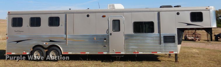 image for item KO9935 2013 Bison Coach 8314  livestock trailer