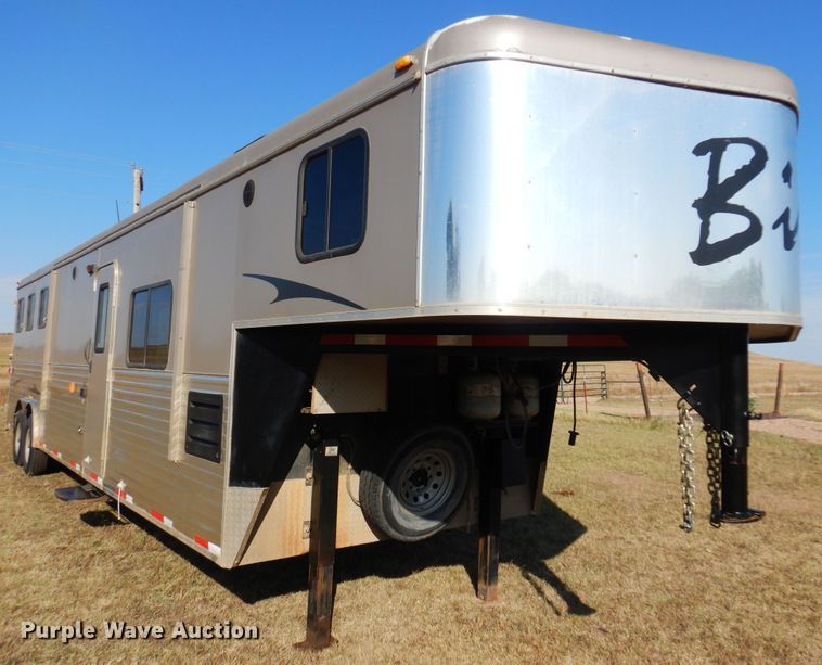 image for item KO9935 2013 Bison Coach 8314  livestock trailer