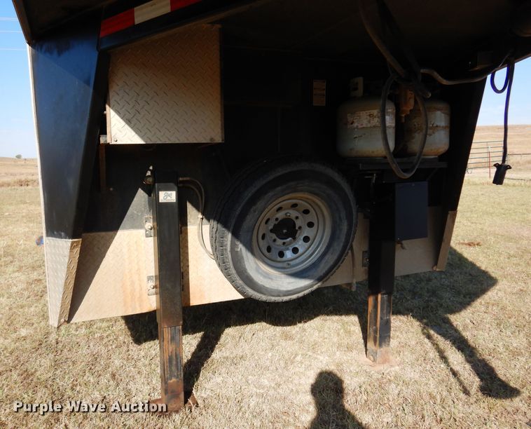 image for item KO9935 2013 Bison Coach 8314  livestock trailer