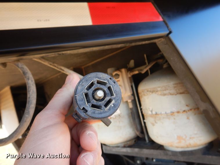 image for item KO9935 2013 Bison Coach 8314  livestock trailer