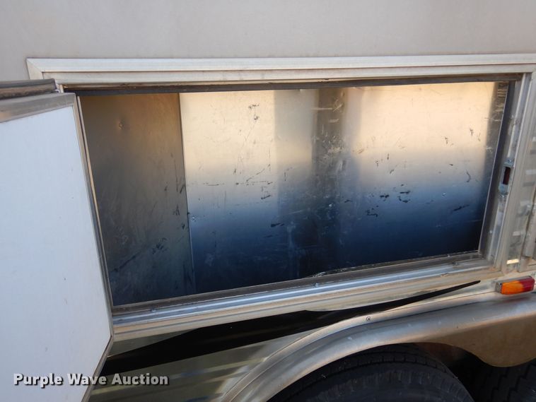 image for item KO9935 2013 Bison Coach 8314  livestock trailer