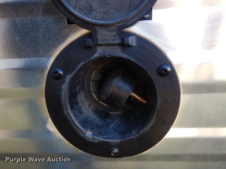 image for item KO9935 2013 Bison Coach 8314  livestock trailer