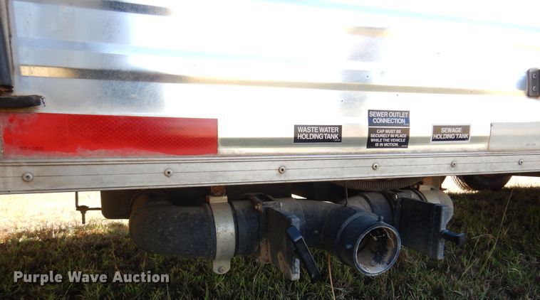 image for item KO9935 2013 Bison Coach 8314  livestock trailer