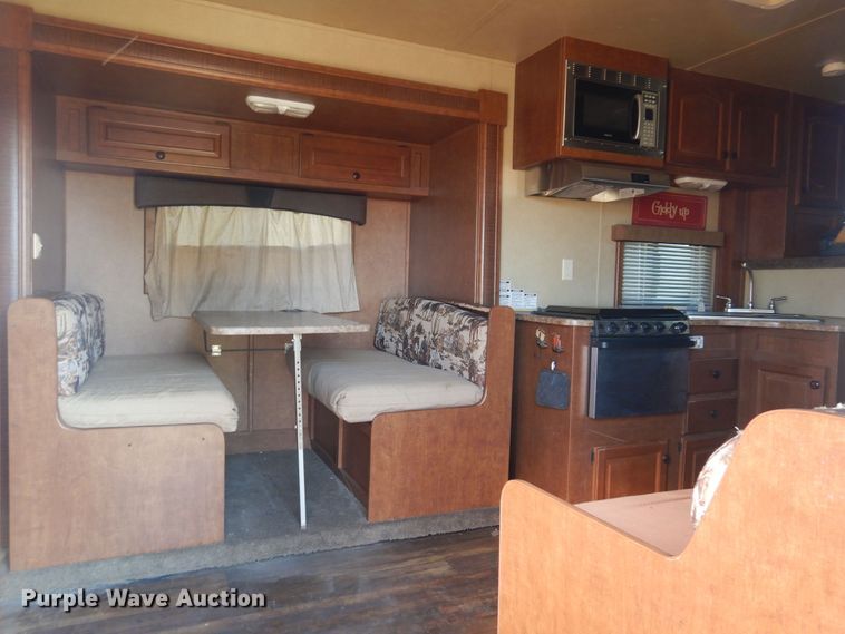 image for item KO9935 2013 Bison Coach 8314  livestock trailer