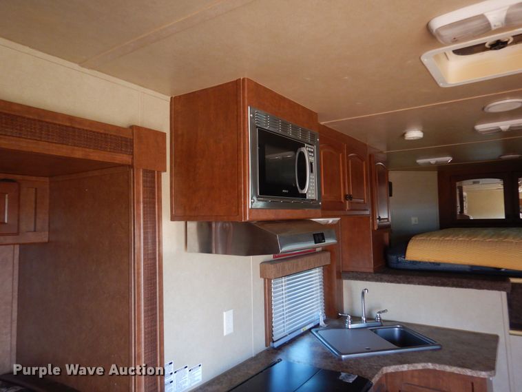 image for item KO9935 2013 Bison Coach 8314  livestock trailer