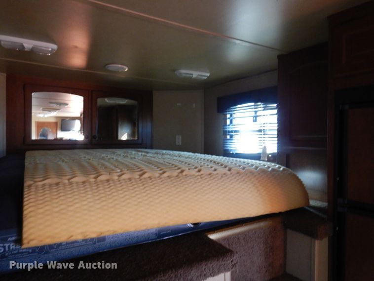 image for item KO9935 2013 Bison Coach 8314  livestock trailer