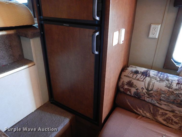 image for item KO9935 2013 Bison Coach 8314  livestock trailer