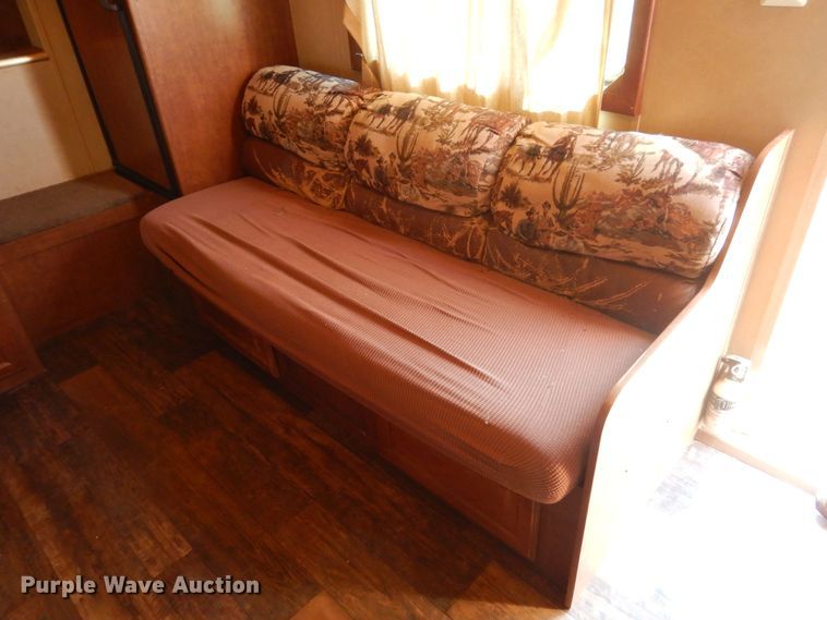 image for item KO9935 2013 Bison Coach 8314  livestock trailer