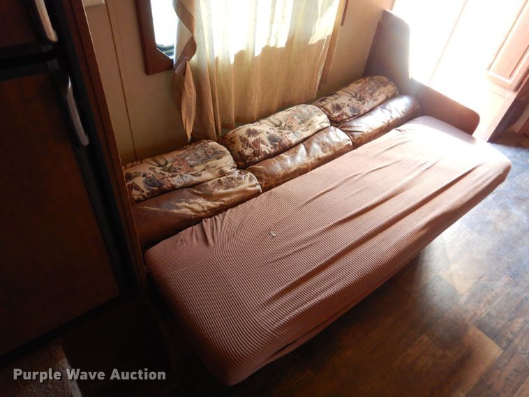 image for item KO9935 2013 Bison Coach 8314  livestock trailer