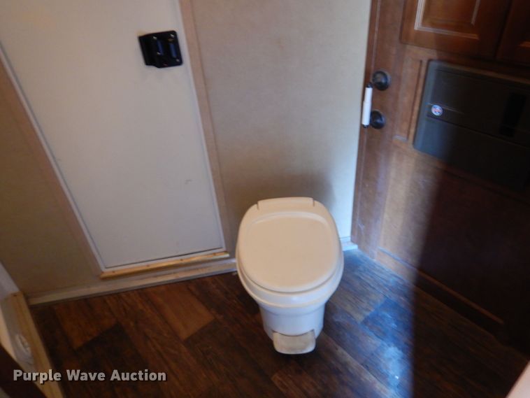 image for item KO9935 2013 Bison Coach 8314  livestock trailer