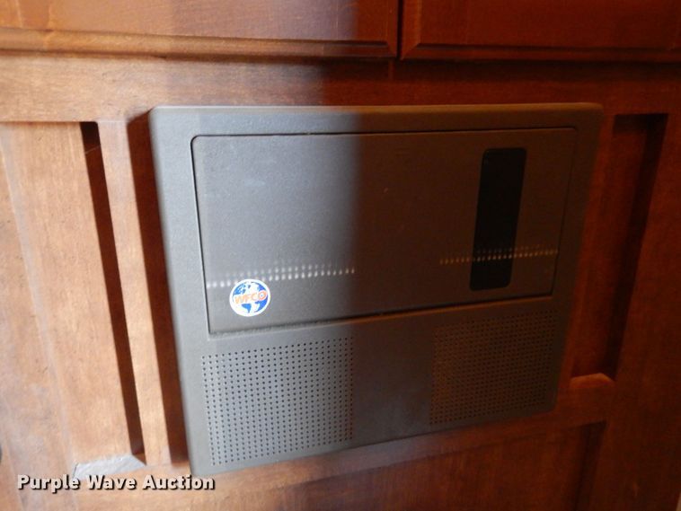 image for item KO9935 2013 Bison Coach 8314  livestock trailer