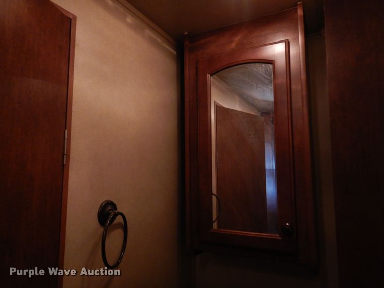 image for item KO9935 2013 Bison Coach 8314  livestock trailer