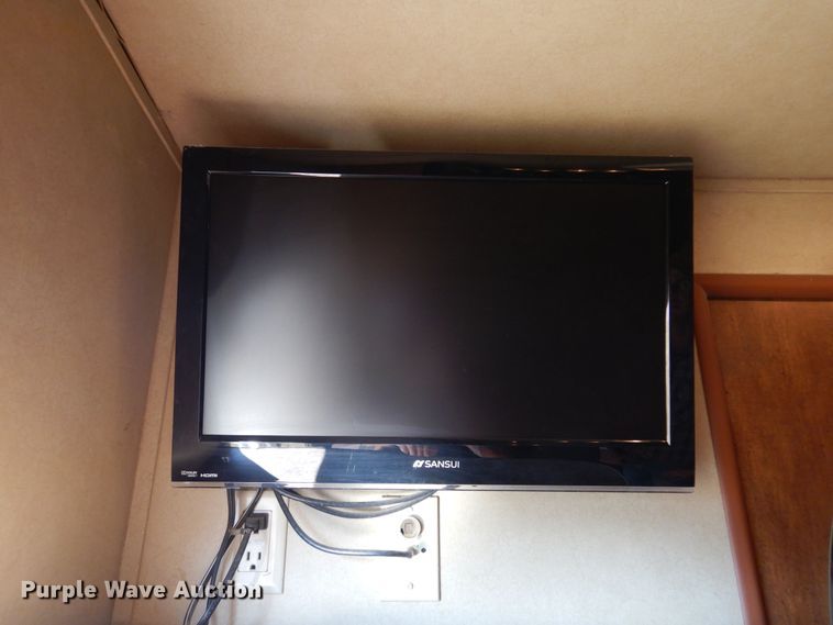 image for item KO9935 2013 Bison Coach 8314  livestock trailer