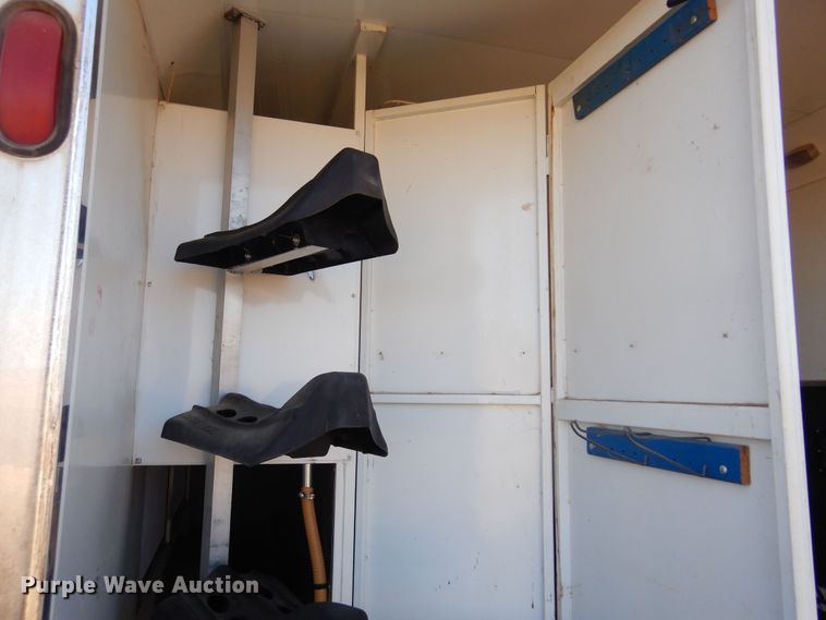 image for item KO9935 2013 Bison Coach 8314  livestock trailer