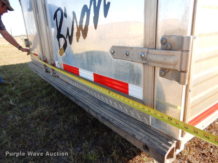 image for item KO9935 2013 Bison Coach 8314  livestock trailer