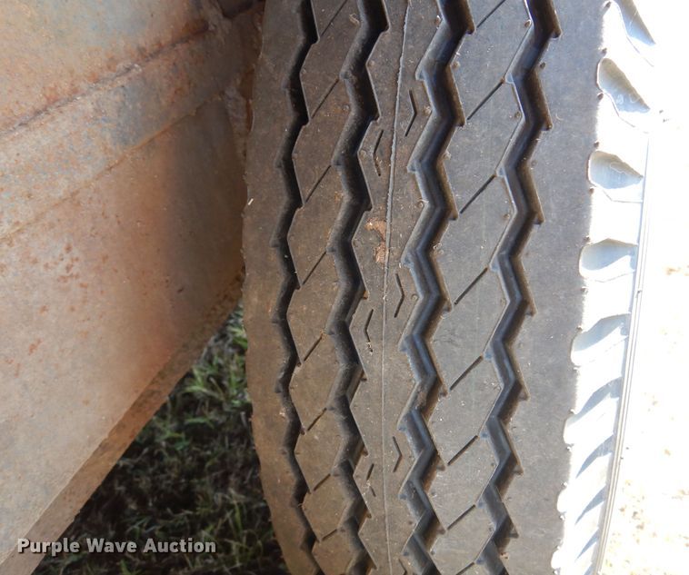 image for item KO9935 2013 Bison Coach 8314  livestock trailer