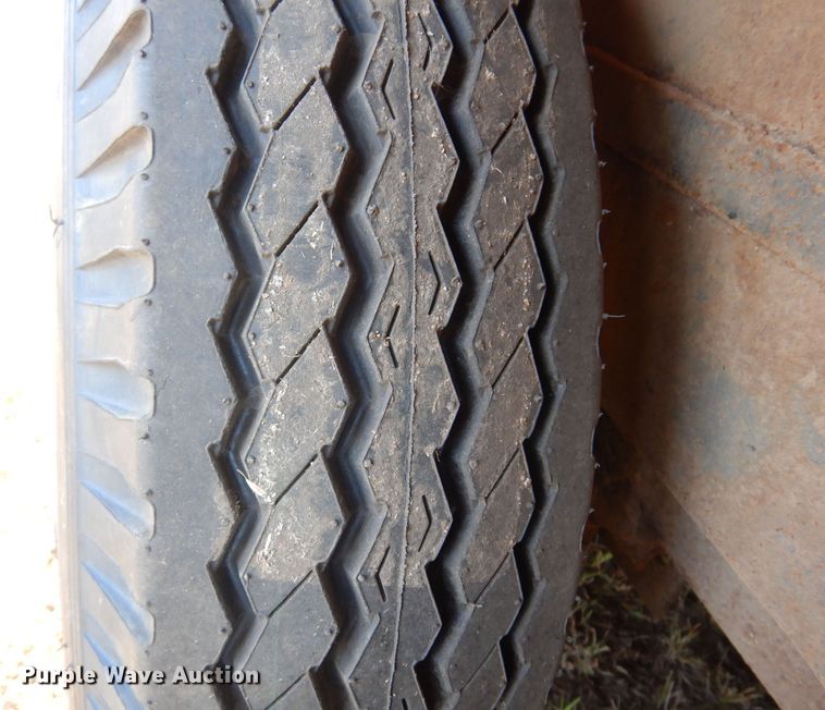 image for item KO9935 2013 Bison Coach 8314  livestock trailer