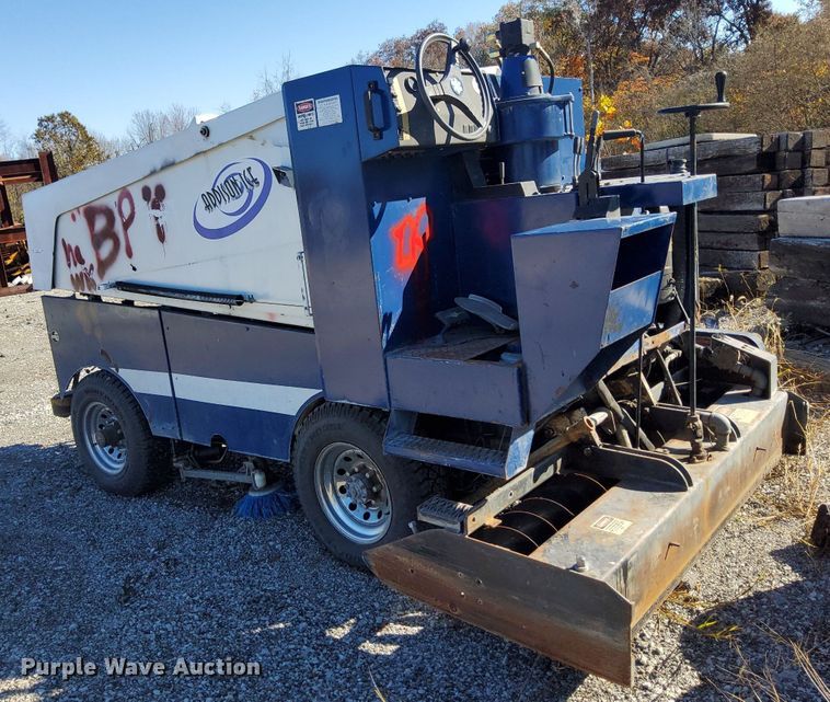 image for item KT9613 Zamboni 552  ice resurfacer