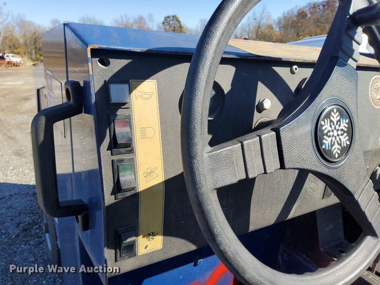 image for item KT9613 Zamboni 552  ice resurfacer