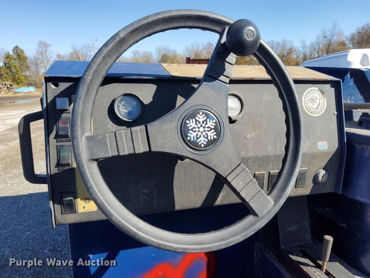 image for item KT9613 Zamboni 552  ice resurfacer