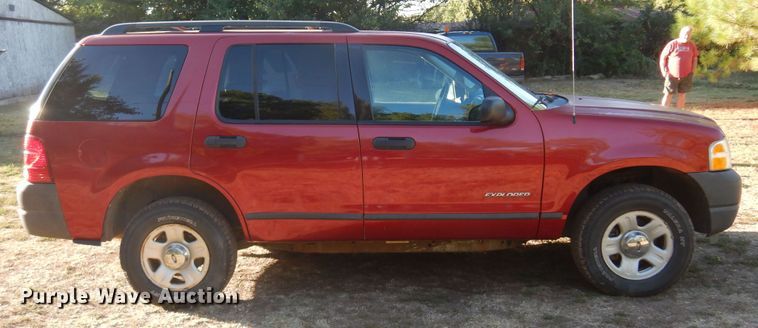image for item KU9665 2004 Ford Explorer  SUV