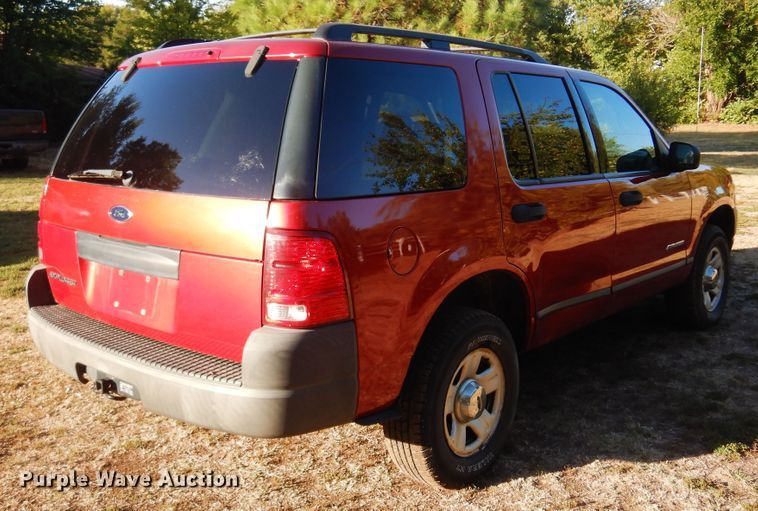 image for item KU9665 2004 Ford Explorer  SUV