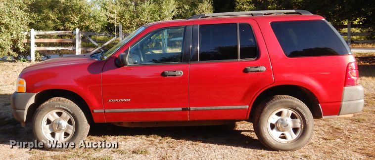 image for item KU9665 2004 Ford Explorer  SUV
