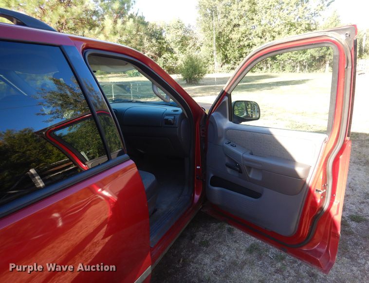 image for item KU9665 2004 Ford Explorer  SUV