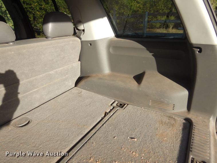 image for item KU9665 2004 Ford Explorer  SUV