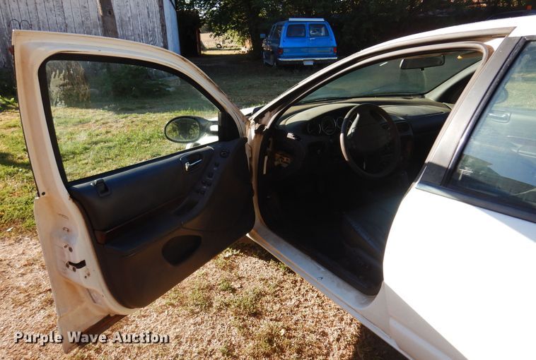 image for item KU9666 2000 Chrysler Cirrus