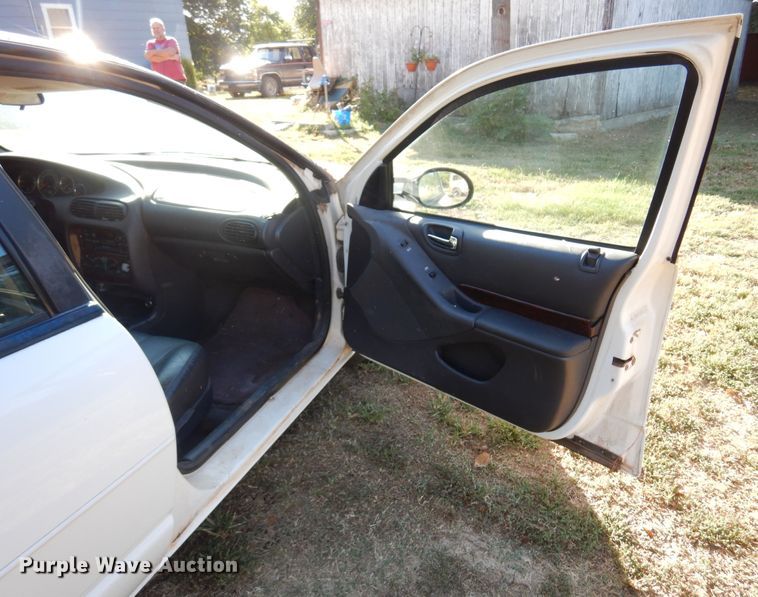 image for item KU9666 2000 Chrysler Cirrus