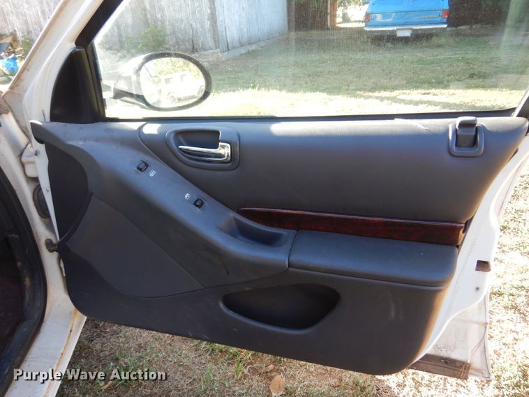 image for item KU9666 2000 Chrysler Cirrus