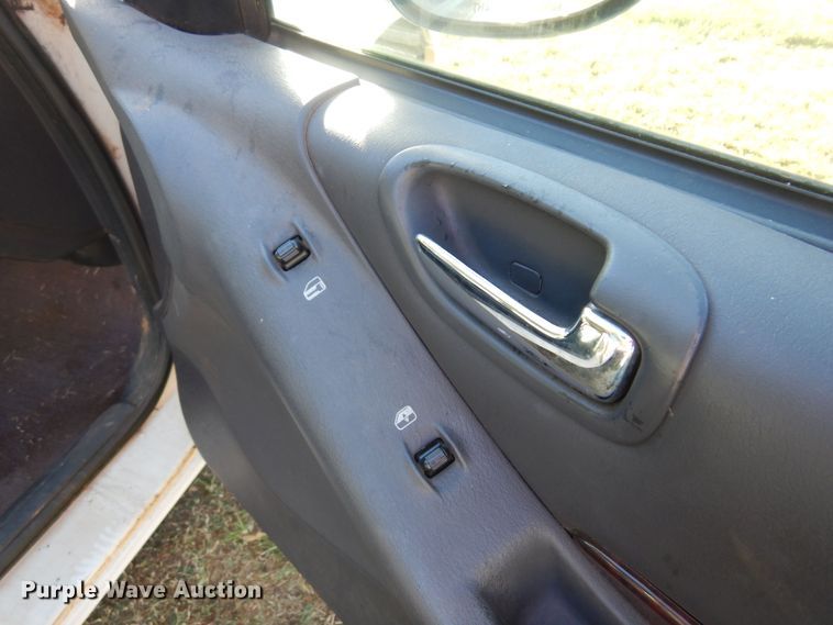 image for item KU9666 2000 Chrysler Cirrus