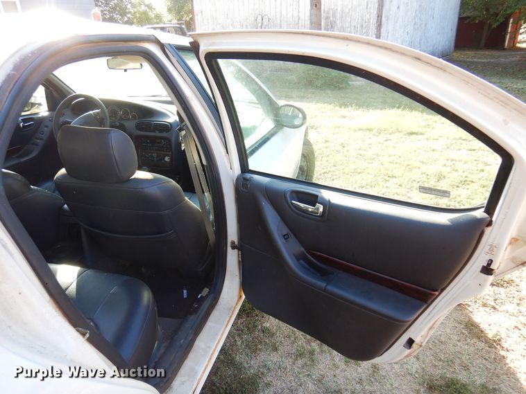 image for item KU9666 2000 Chrysler Cirrus