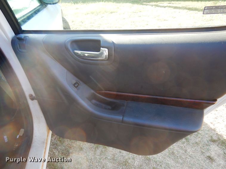 image for item KU9666 2000 Chrysler Cirrus