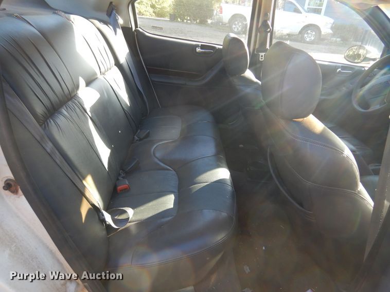 image for item KU9666 2000 Chrysler Cirrus